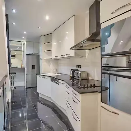 Stylish In Le Marais, Centre Párizs